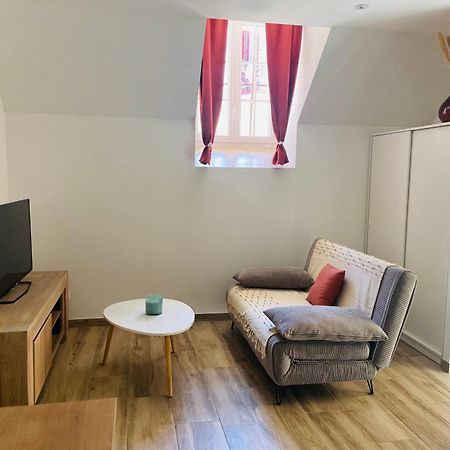 Les Appartements Du Vieux Poussan מראה חיצוני תמונה